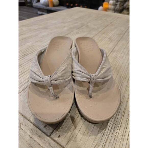 Vionic Arabella Women's Wedge Sandal Gold Leather Size 9 Summer Casual - Picture 1 of 9